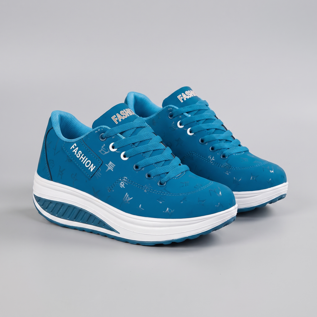 CHLOE SNEAKERS