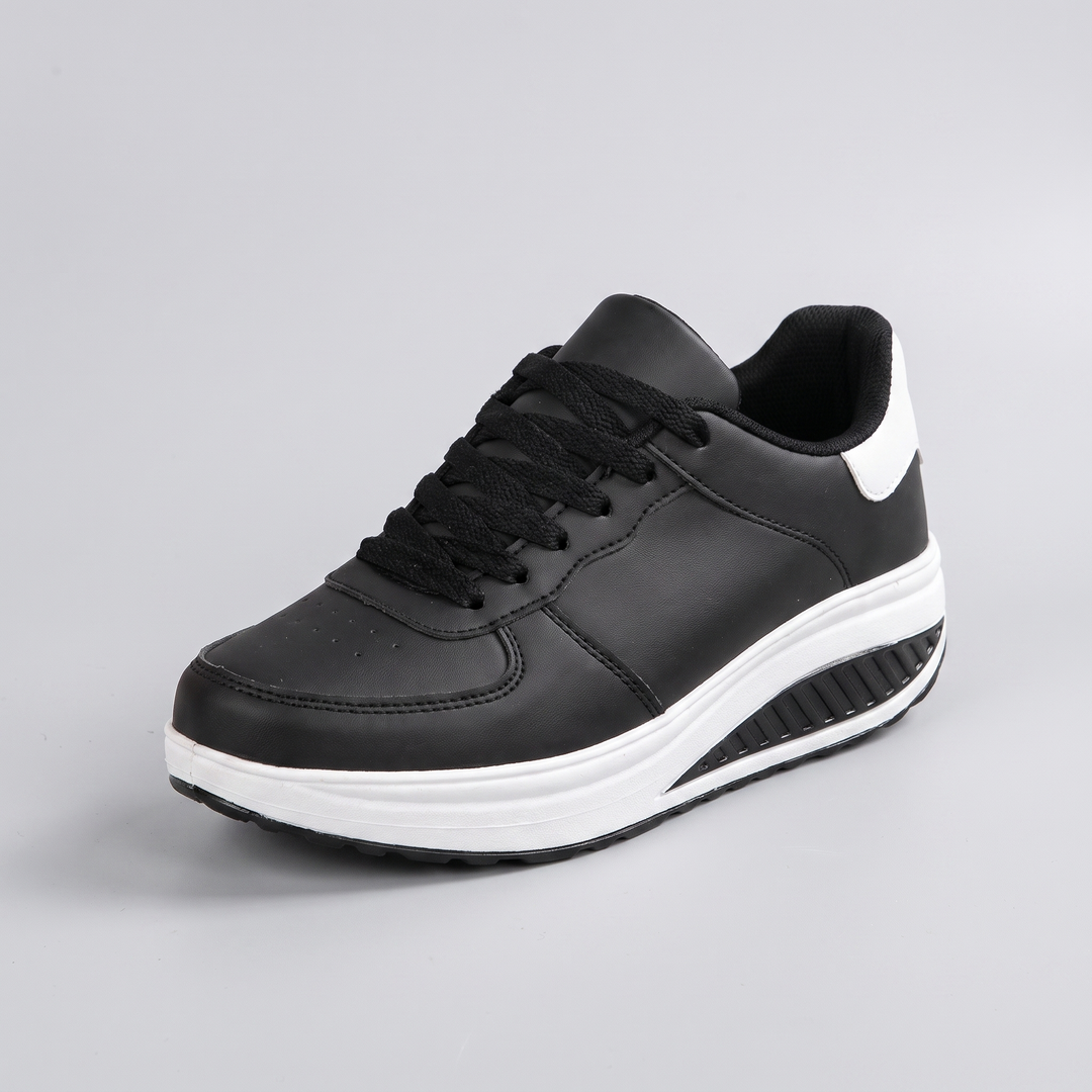 CHLOE SNEAKERS