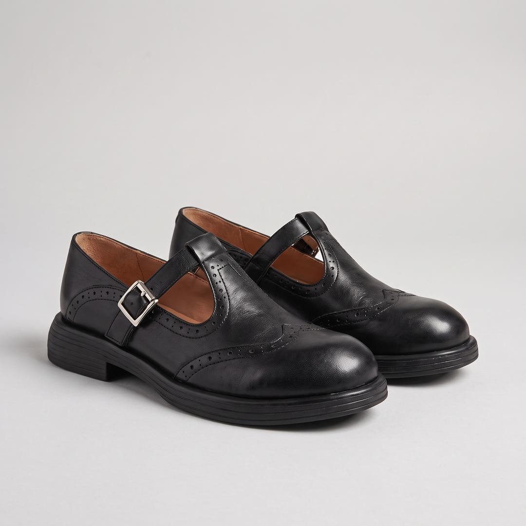 KLASSISKA LÄDERLOAFERS MED SPÄNN