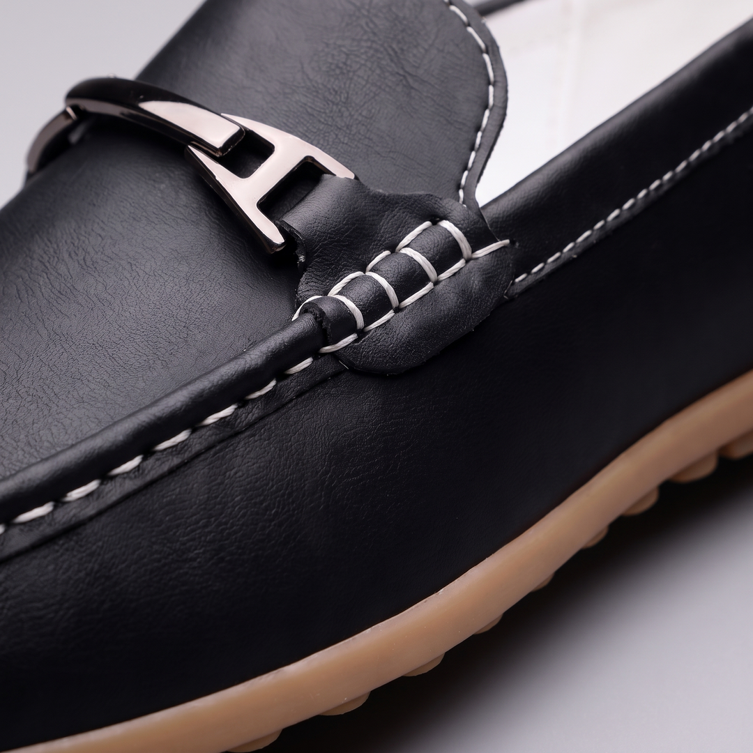 KLASSISKA LÄDERLOAFERS