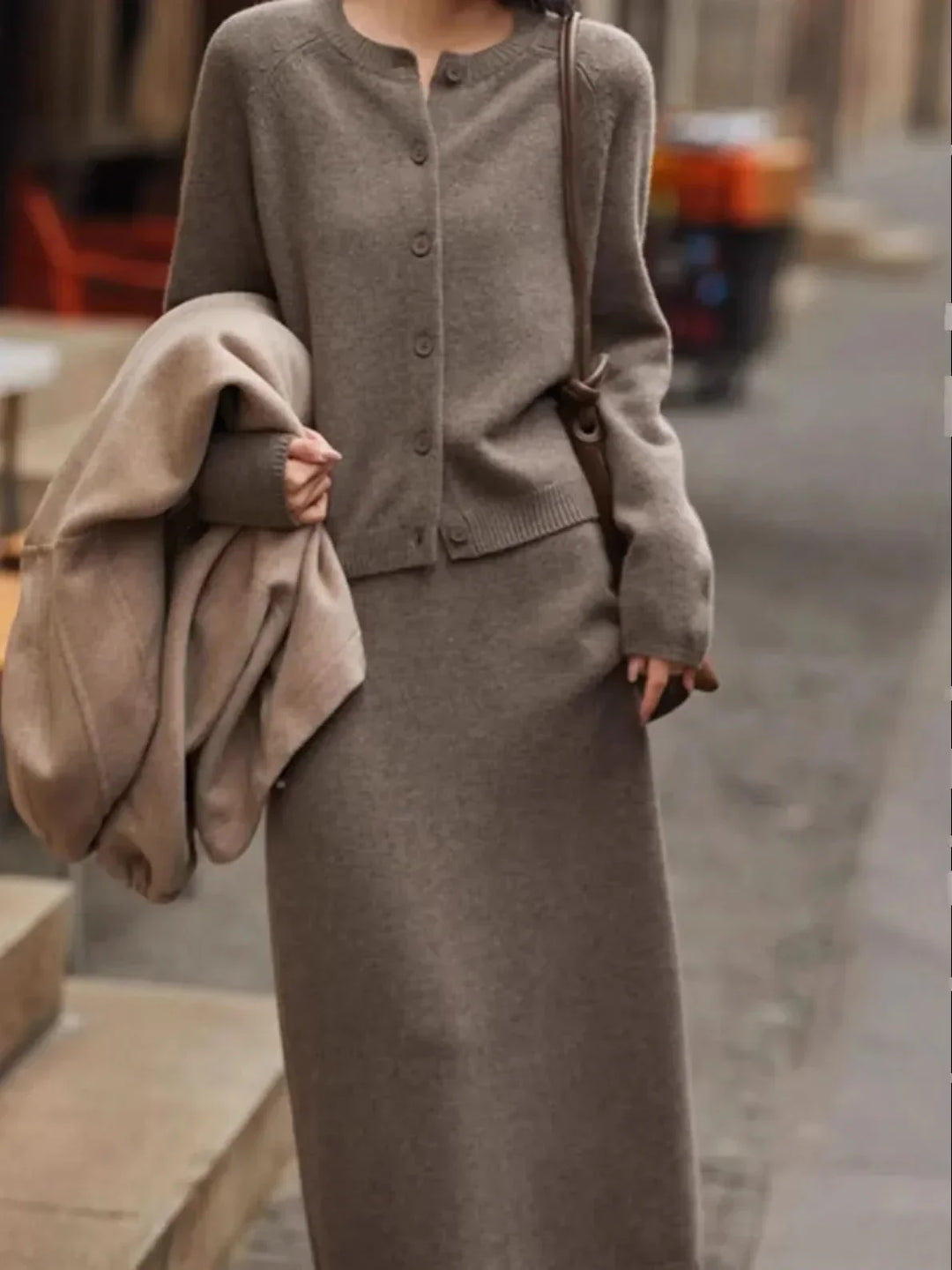 LUCIENNE KASHMERISET